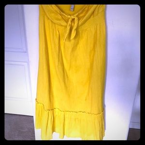 Women’s Yellow strapless dress